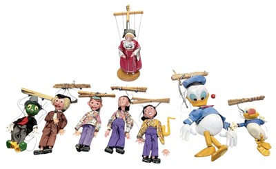 Lot 465 - A quantity of assorted puppets, including...