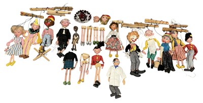 Lot 466 - A large quantity of assorted puppets including...