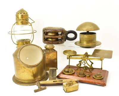 Lot 400 - Various items of vintage brass and other...