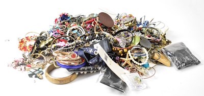 Lot 754 - A quantity of costume jewellery to include...