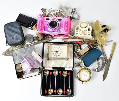 Lot 275 - A collector's lot to include a small quantity...