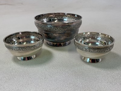 Lot 349 - An Indian white metal bowl with band of...
