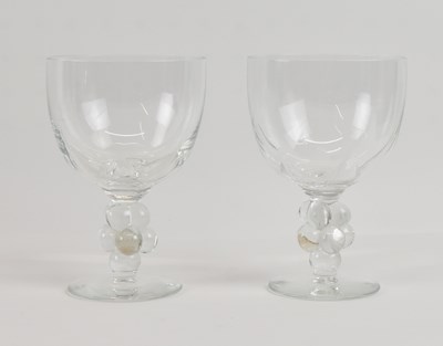 Lot 571 - LALIQUE; a pair of 1950s 'Clos Vougeot'...