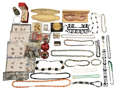 Lot 1426 - A large quantity of assorted costume jewellery...