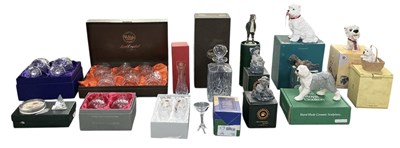 Lot 593 - A large quantity of assorted boxed glass...
