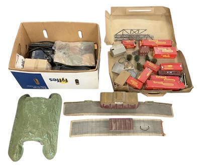 Lot 456 - TRI-ANG RAILWAYS; a collection of assorted...
