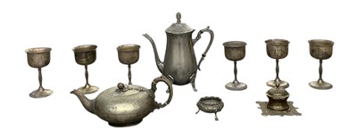 Lot 1109 - A small quantity of assorted silver plated...