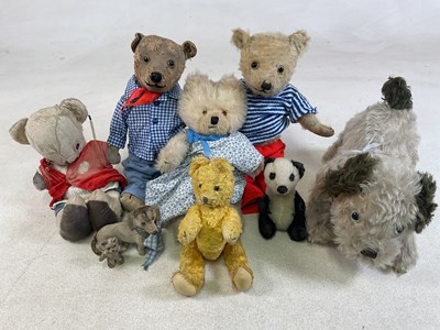 Lot 70 - A small group of vintage teddy bears and soft...