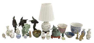 Lot 1038 - A collection of assorted Oriental items,...