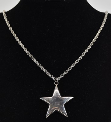 Lot 1359 - DANECRAFT; a 925 silver rope twist necklace,...