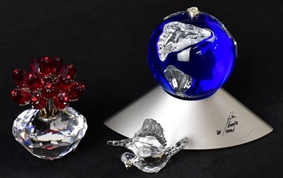 Lot 217 - SWAROVSKI: a boxed crystal 2000...