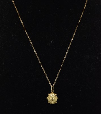 Lot 1399 - A 9ct yellow gold dainty necklace, length 44cm,...
