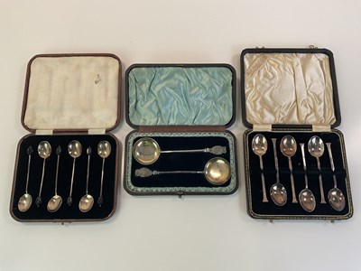 Lot 355 - ANGORA SILVER PLATE CO; a cased set of six...