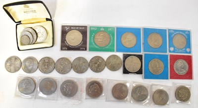 Lot 614 - A quantity of commemorative crowns, to include...