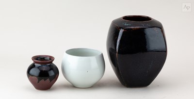 Lot 25 - ANDREW CROUCH (born 1955); a stoneware vessel...