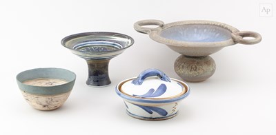 Lot 638 - A group of stoneware and porcelain bowls by...