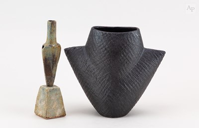Lot 87 - CHRIS CARTER (born 1945); a stoneware arrowy...