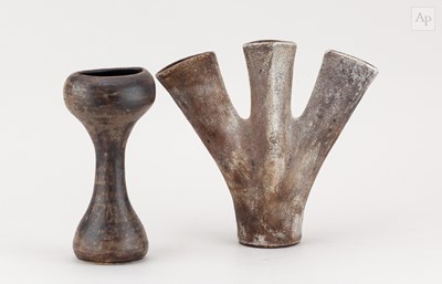 Lot 130 - CHRIS CARTER (born 1945); an arrowy stoneware...