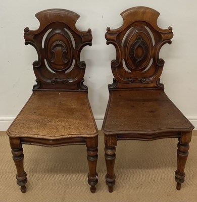 Lot 559 - A Victorian mahogany hall chair with central...