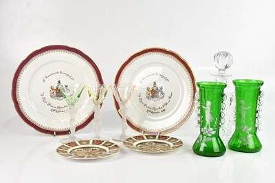 Lot 287 - A small collection of ceramic and glass,...