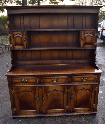 Lot 1764 - TITCHMARSH & GOODWIN; a reproduction oak dresser