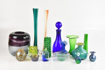 Lot 344 - A collection of decorative contemporary glass...