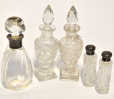 Lot 224 - An Art Deco cut glass teardrop shaped perfume...