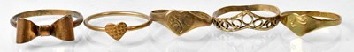 Lot 668 - Five 9ct gold rings, comprising three heart...