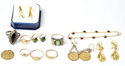 Lot 736 - A mixed lot of 9ct, yellow metal and other...