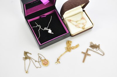 Lot 31 - BLACK HILLS JEWELLERY; a selection of 9ct and...