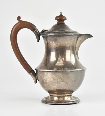 Lot 460 - WALKER & HALL; a George V hallmarked silver...