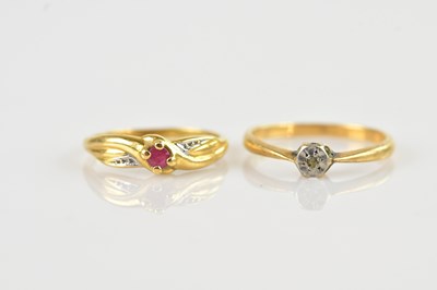 Lot 600 - A yellow metal illusion set dress ring which...