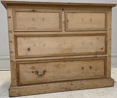 Lot 1132 - A pine blanket box/mule chest, with hinged top...