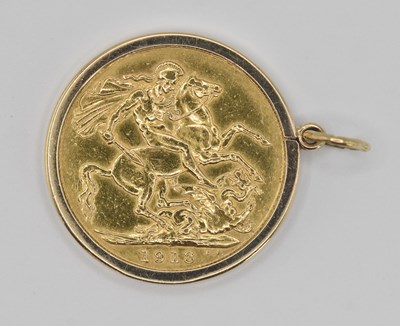 Lot 1536 - A George V full sovereign, 1913, in a 9ct...