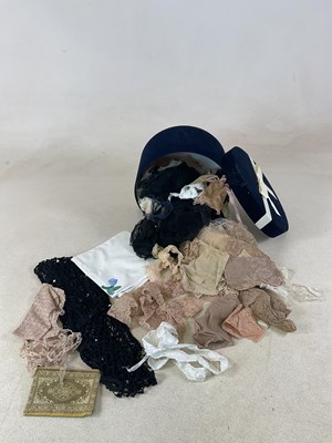 Lot 90 - A group of 19th century lace and some 20th...