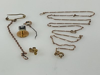 Lot 399 - An 18ct yellow gold platinum and diamond set...