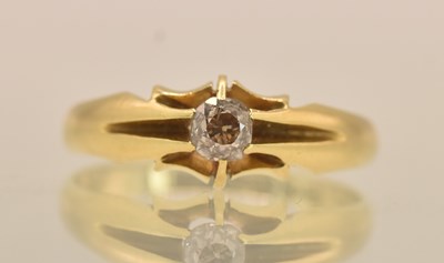 Lot 1279 - An 18ct gold diamond set solitaire ring with...