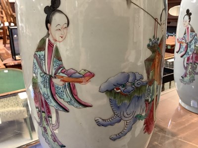 Lot 258 - A pair of early 19th century Qing dynasty...