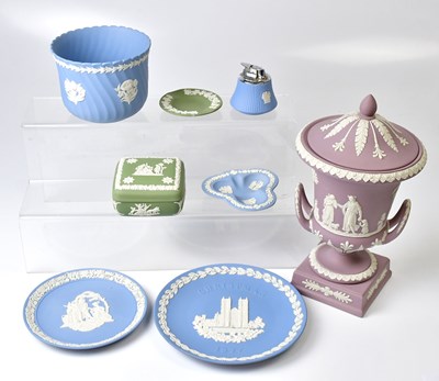 Lot 161 - WEDGWOOD; a quantity of Jasperware in various...