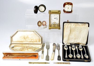 Lot 319 - A collectors' lot, comprising a Schatz...
