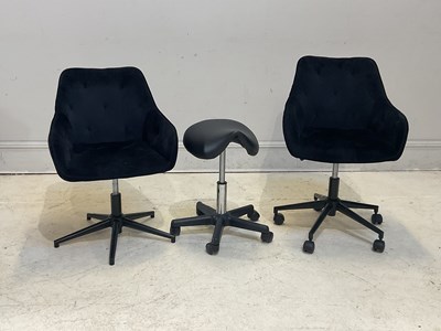 Lot 2126 - A pair of modern office chairs and a stool.