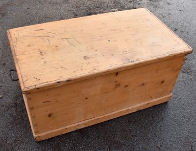 Lot 1626 - An old pine blanket box