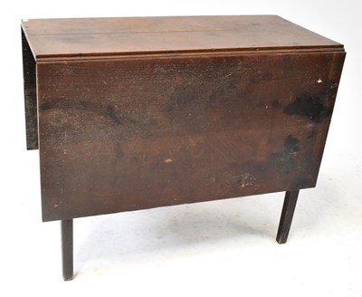 Lot 39 - A Georgian oak drop-leaf supper table, on...
