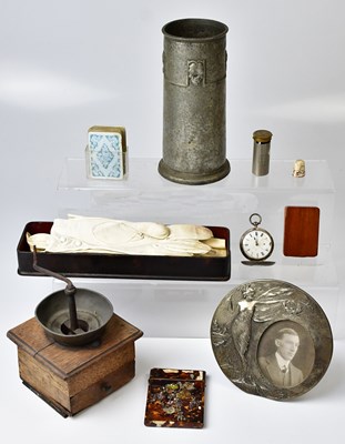 Lot 306 - A collectors' lot, comprising a papier-mâché...