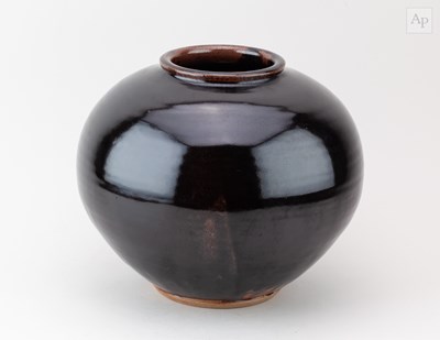 Lot 696 - URSULA MOMMENS (1908-2010); a large stoneware...