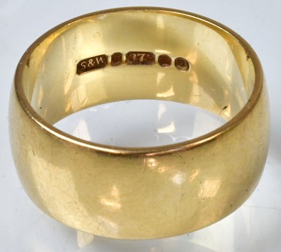 Lot 786 - A 9ct yellow gold wedding band, size L, approx....