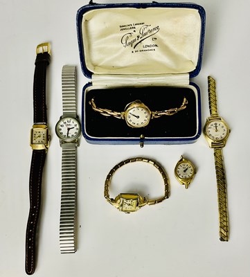 Lot 423 - A lady's vintage 9ct gold wristwatch, with...