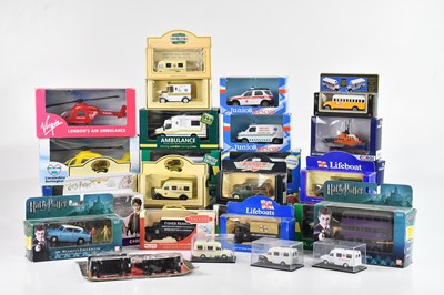 Lot 688 - A collection of boxed diecast vehicles,...