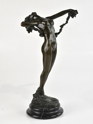 Lot 1338 - A decorative contemporary bronze figure of a...