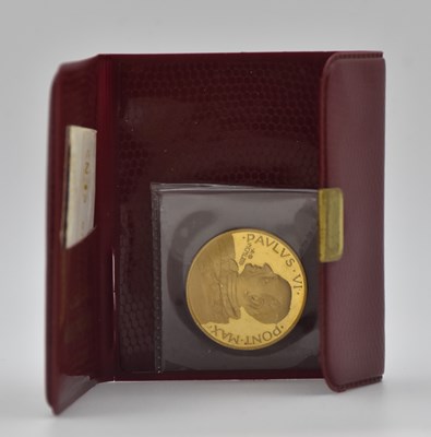 Lot 1532 - A 21ct yellow gold (900/1000) commemorative...